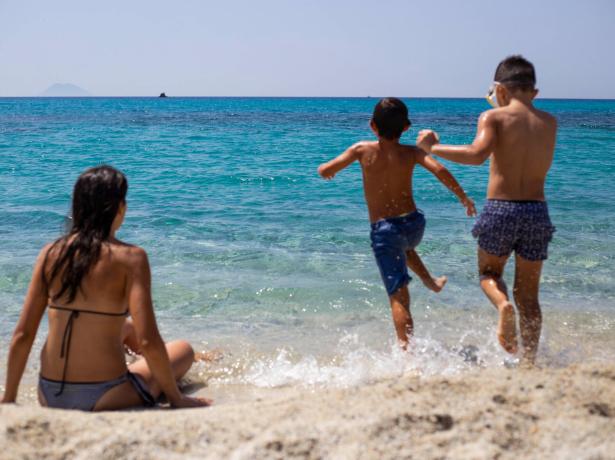 borgodonnacanfora it villaggio-per-famiglie-calabria-con-camere-grandi-e-appartamenti 003